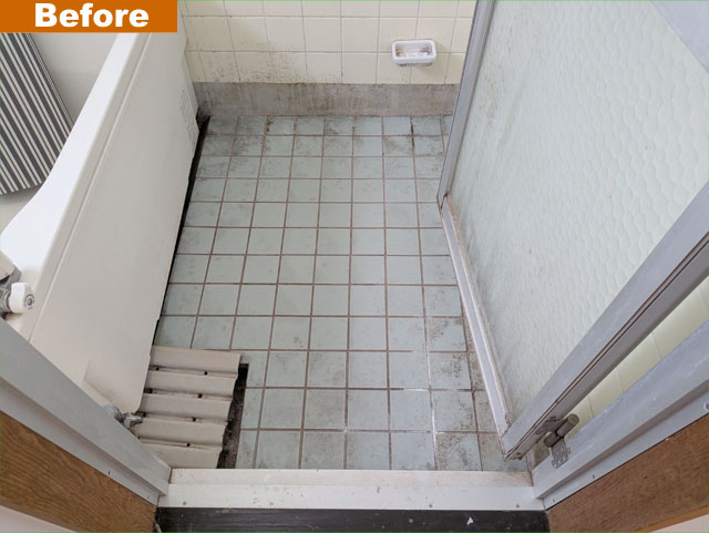 浴室床工事前(タイル)